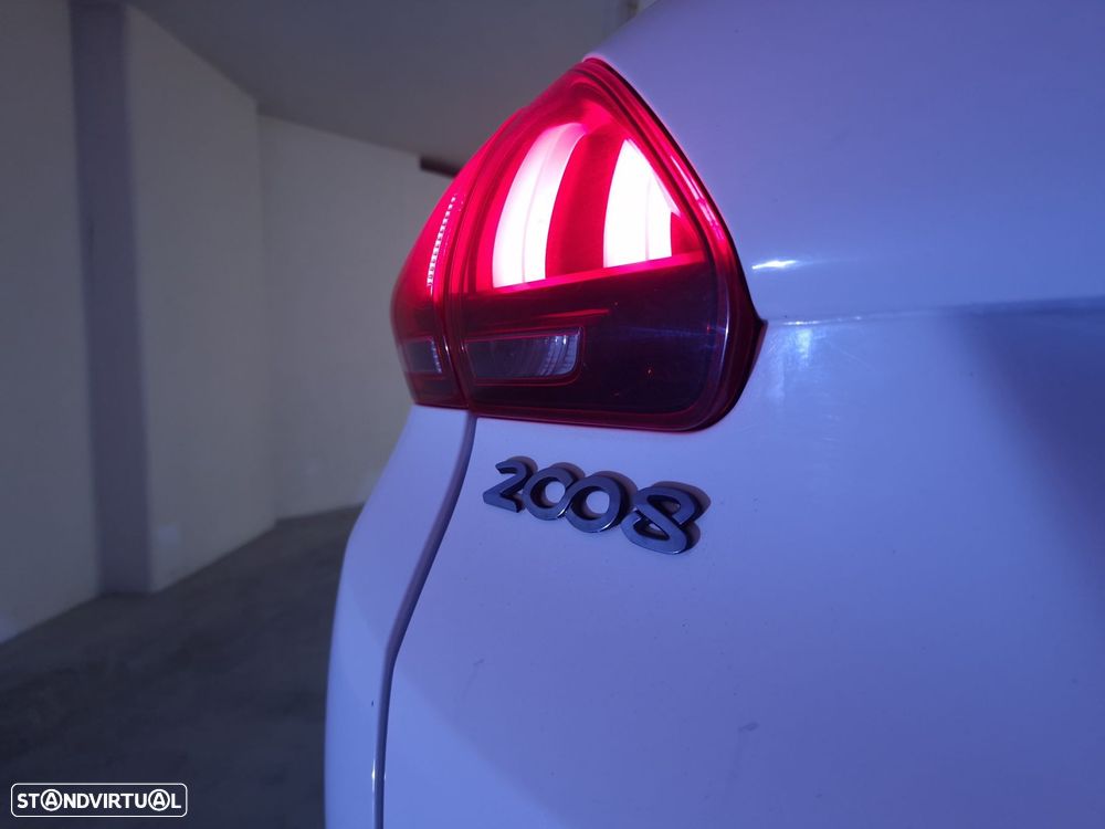 Peugeot 2008 1.6 BlueHDi Style - 7