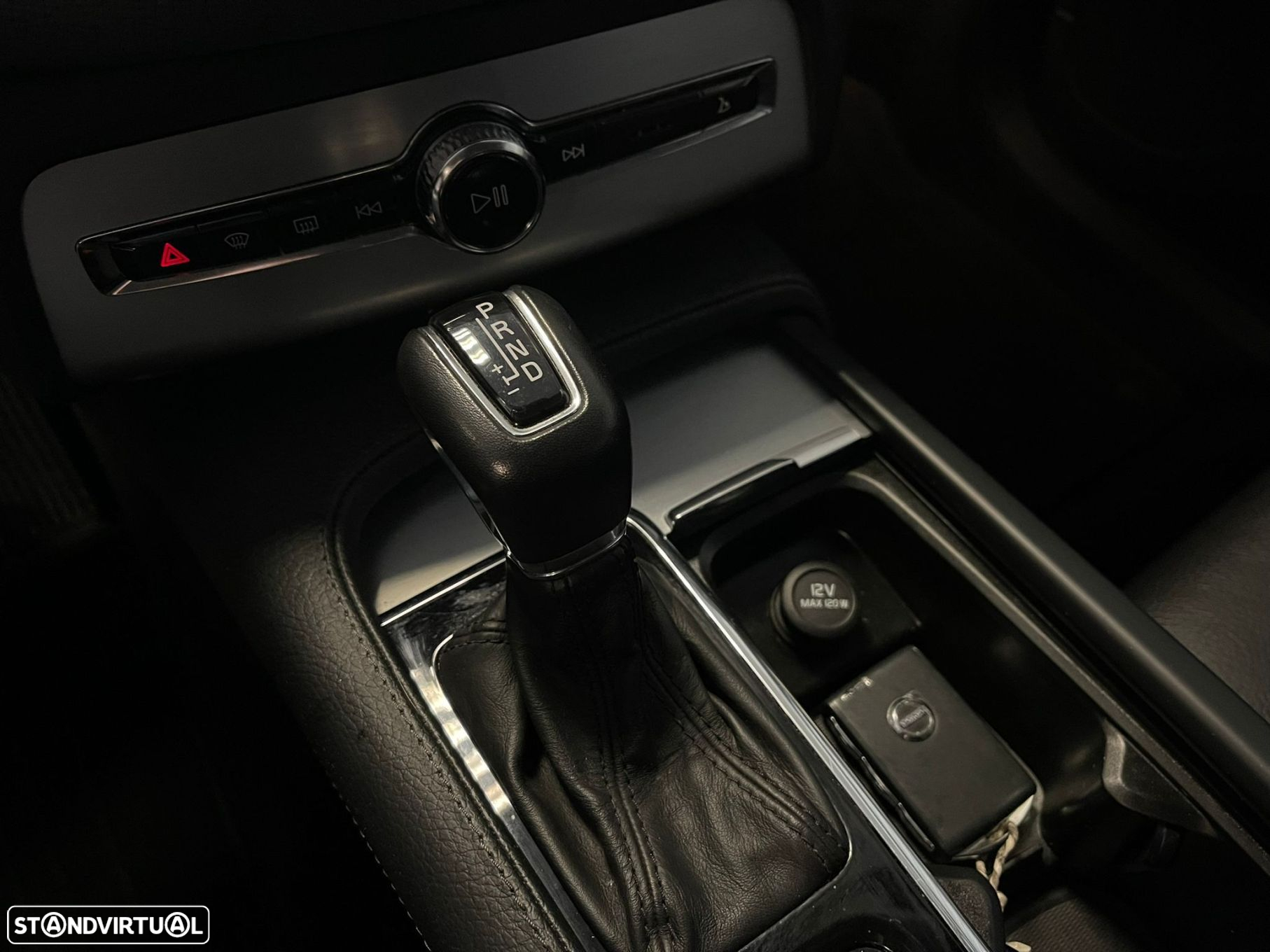 Volvo XC 90 2.0 D4 Momentum - 25