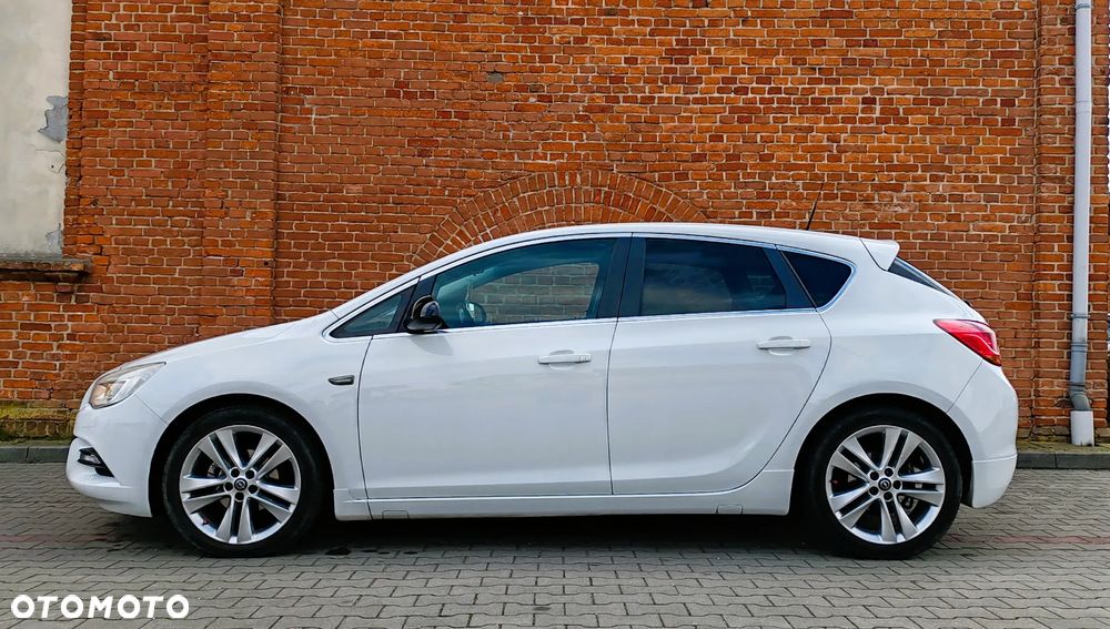 Opel Astra 1.4 Turbo Sport - 1