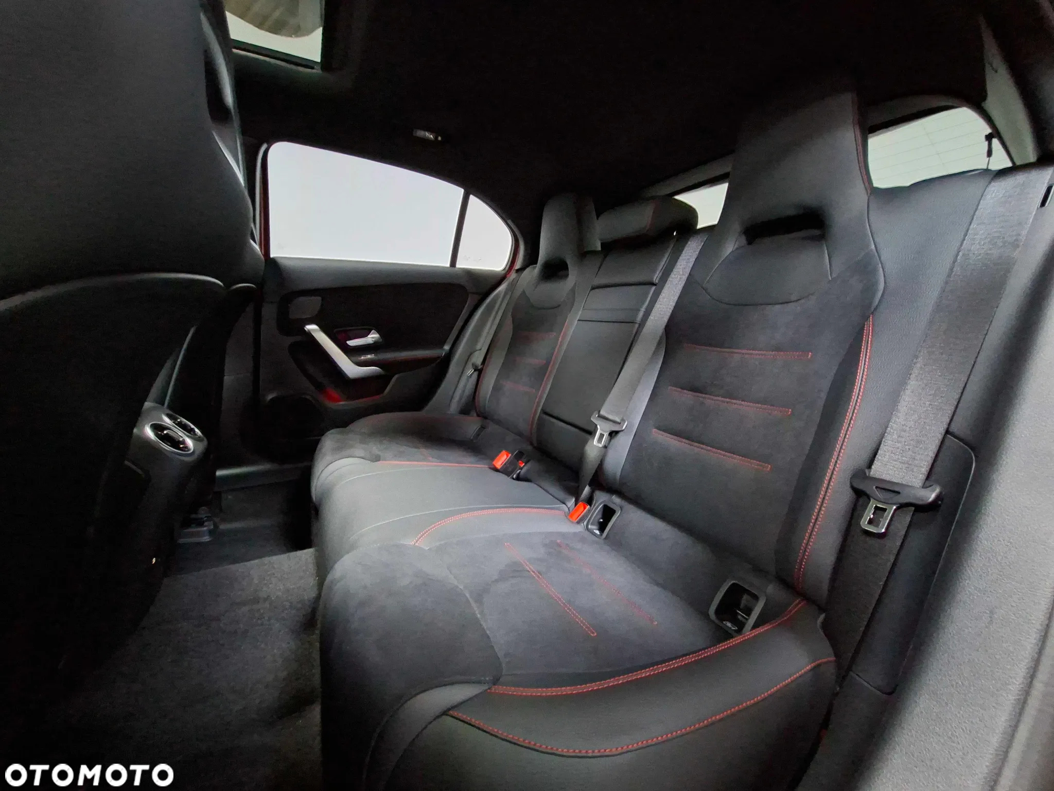 Mercedes-Benz Klasa A 220 4-Matic AMG Line 8G-DCT - 12