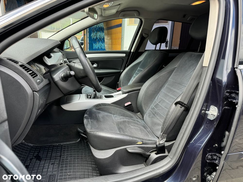 Renault Laguna dCi 150 FAP Bose - 12