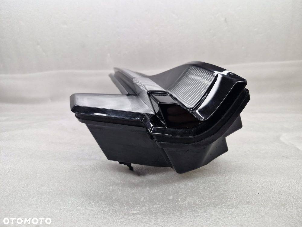 FORD MUSTANG MACH-E LED LAMPA PRAWA TYŁ W KLAPĘ LJ8B-13A602-A - 6
