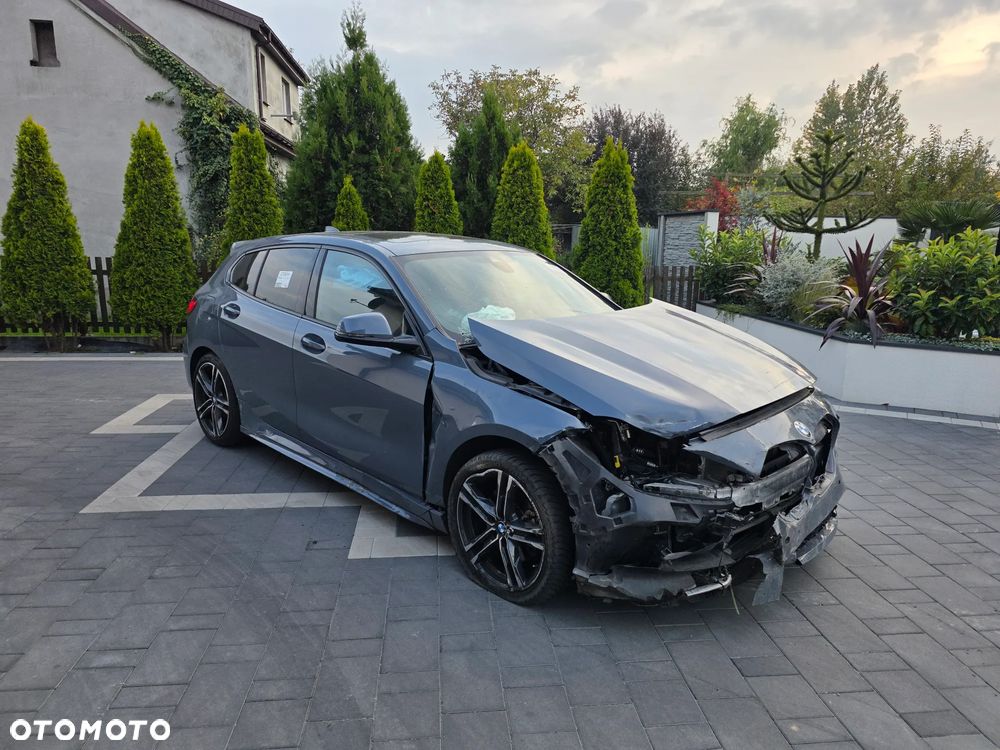 BMW Seria 1 2021 photo 3