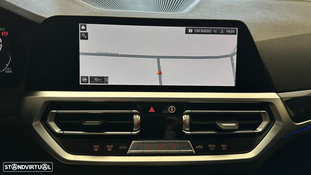 BMW 318 d Aut. Sport Line - 32