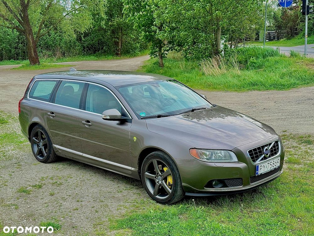 Volvo V70 D5 AWD Summum - 4