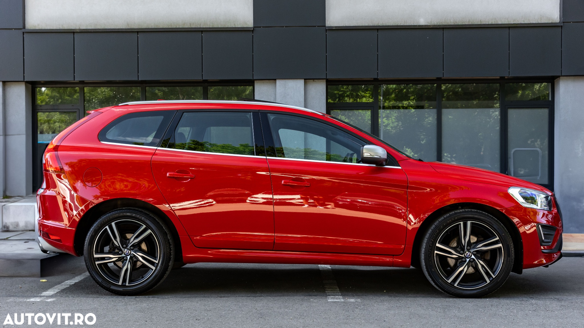 Volvo XC 60 D5 AWD Aut. RDesign - 13