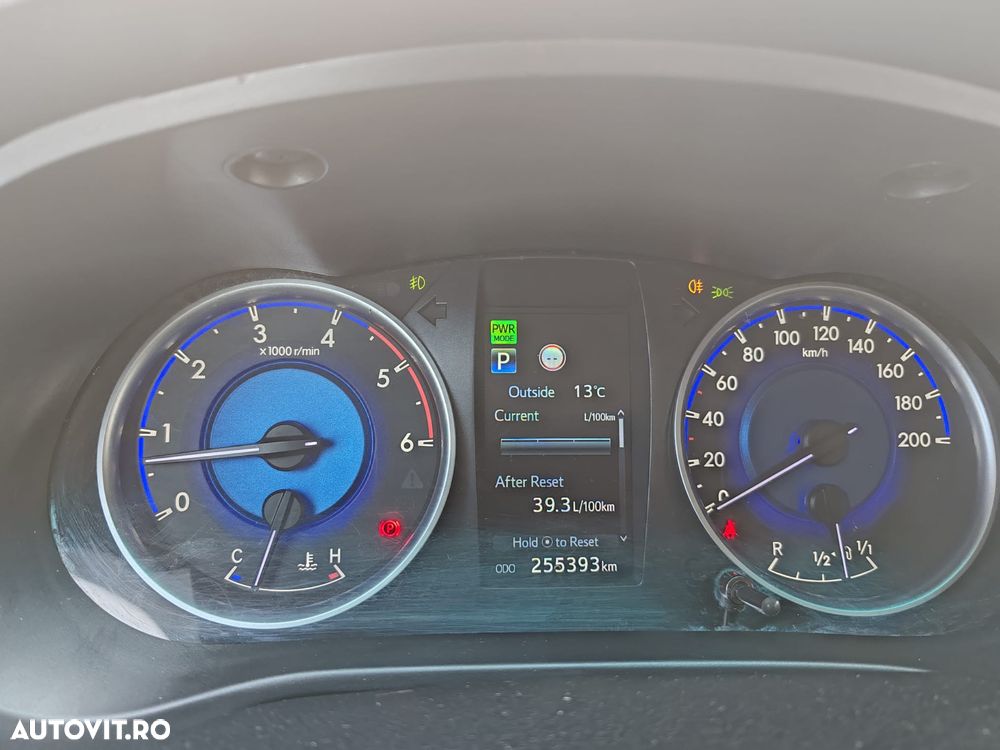 Toyota Hilux 2.4D 150CP 4x4 Double Cab AT Executive - 11