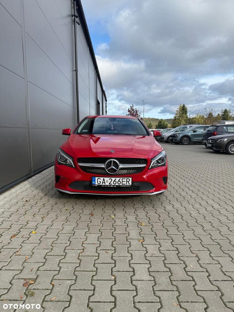 Mercedes-Benz CLA 180 7G-DCT - 2