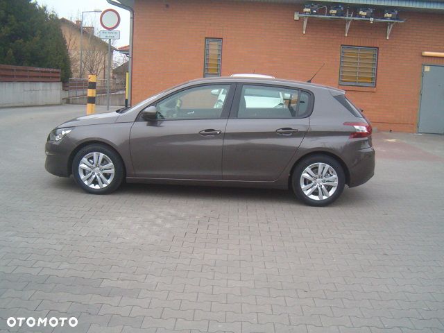 Peugeot 308 - 8