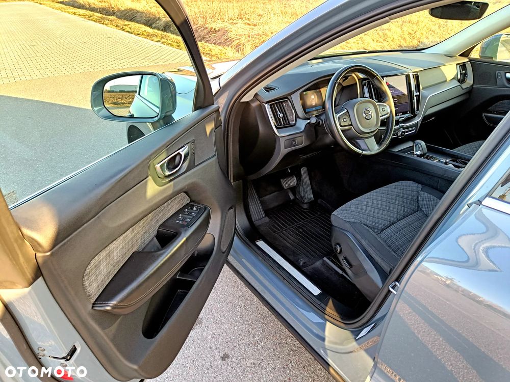 Volvo XC 60 B4 D AWD Core - 11