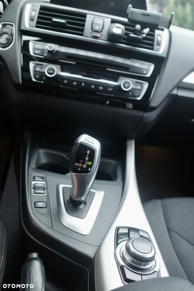 BMW Seria 1 118d Sport Line - 11