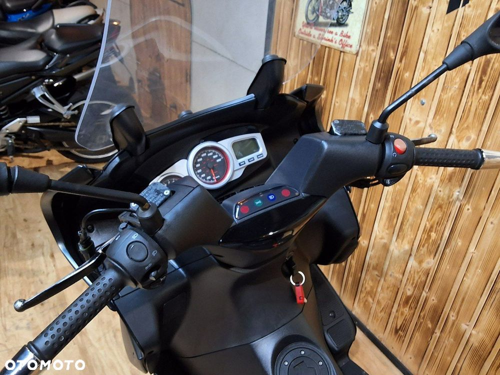 Aprilia SR - 12