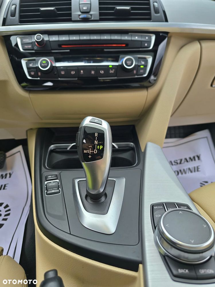BMW Seria 3 330i - 7