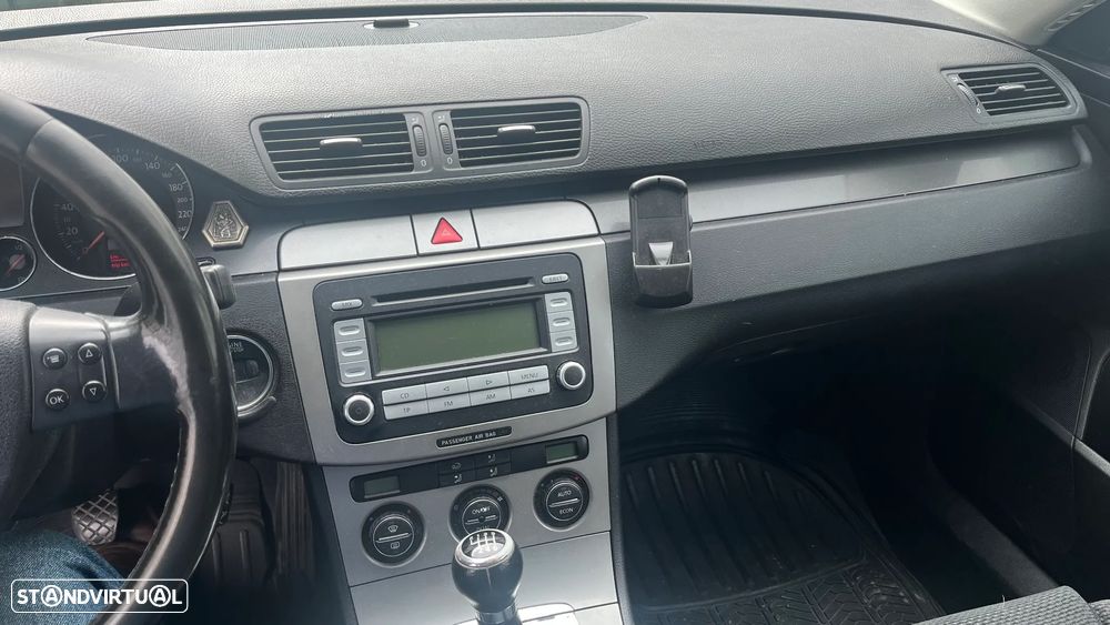 VW Passat Variant 2.0 TDI Confortline - 12