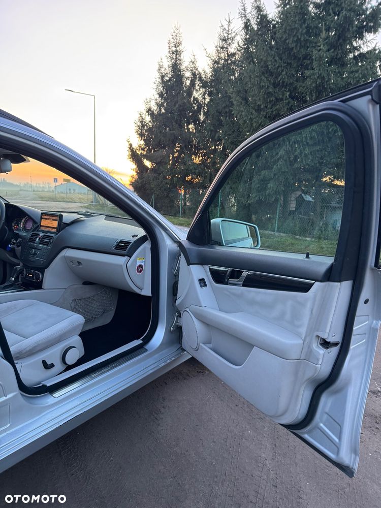 Mercedes-Benz Klasa C 220 CDI DPF Automatik - 19