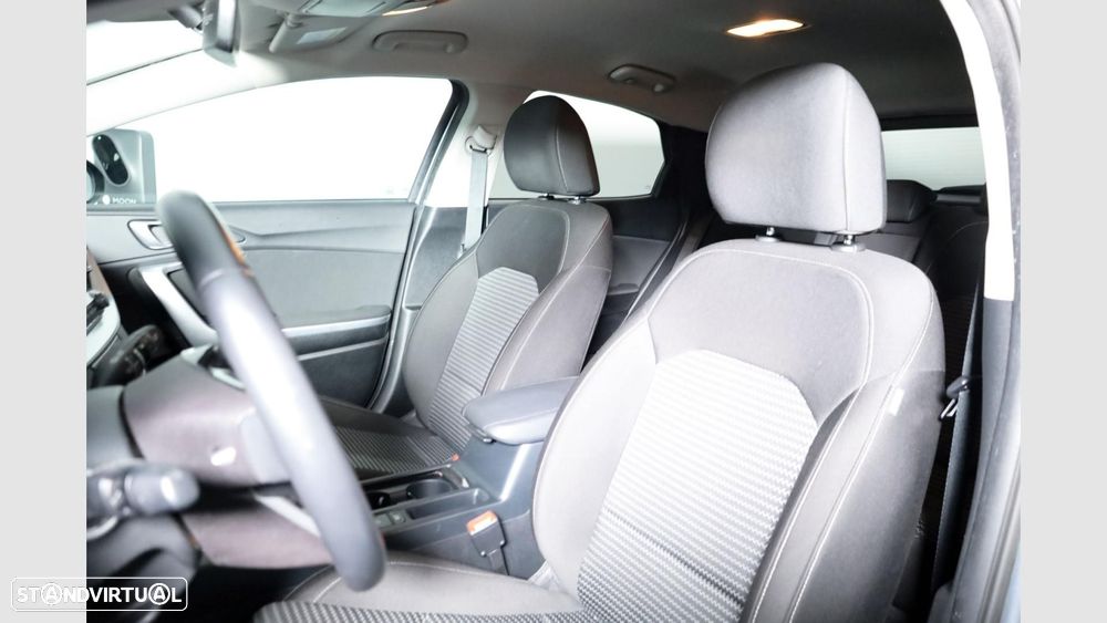 Kia XCeed 1.0 T-GDI Drive — fotografia 11
