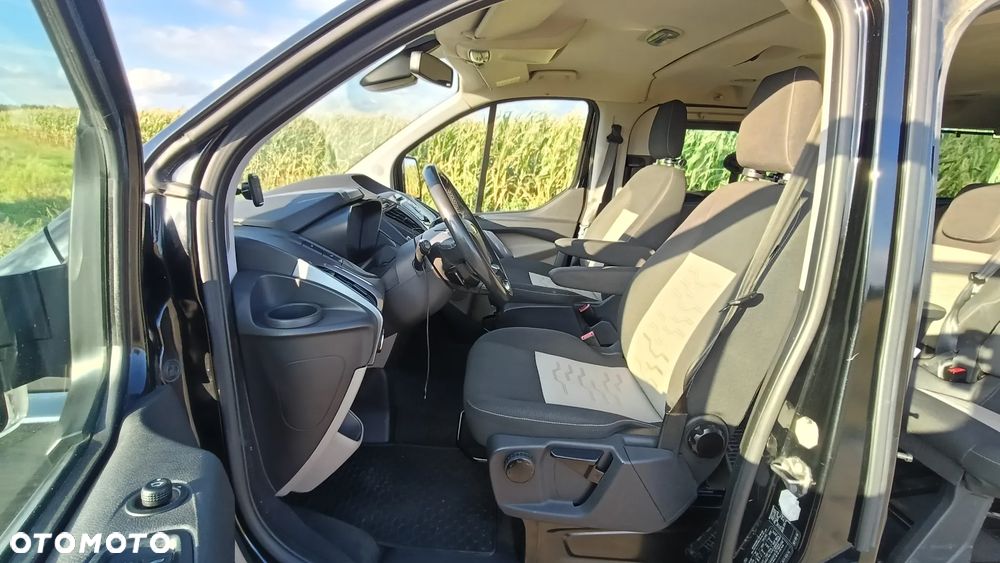 Ford Tourneo Custom - 15