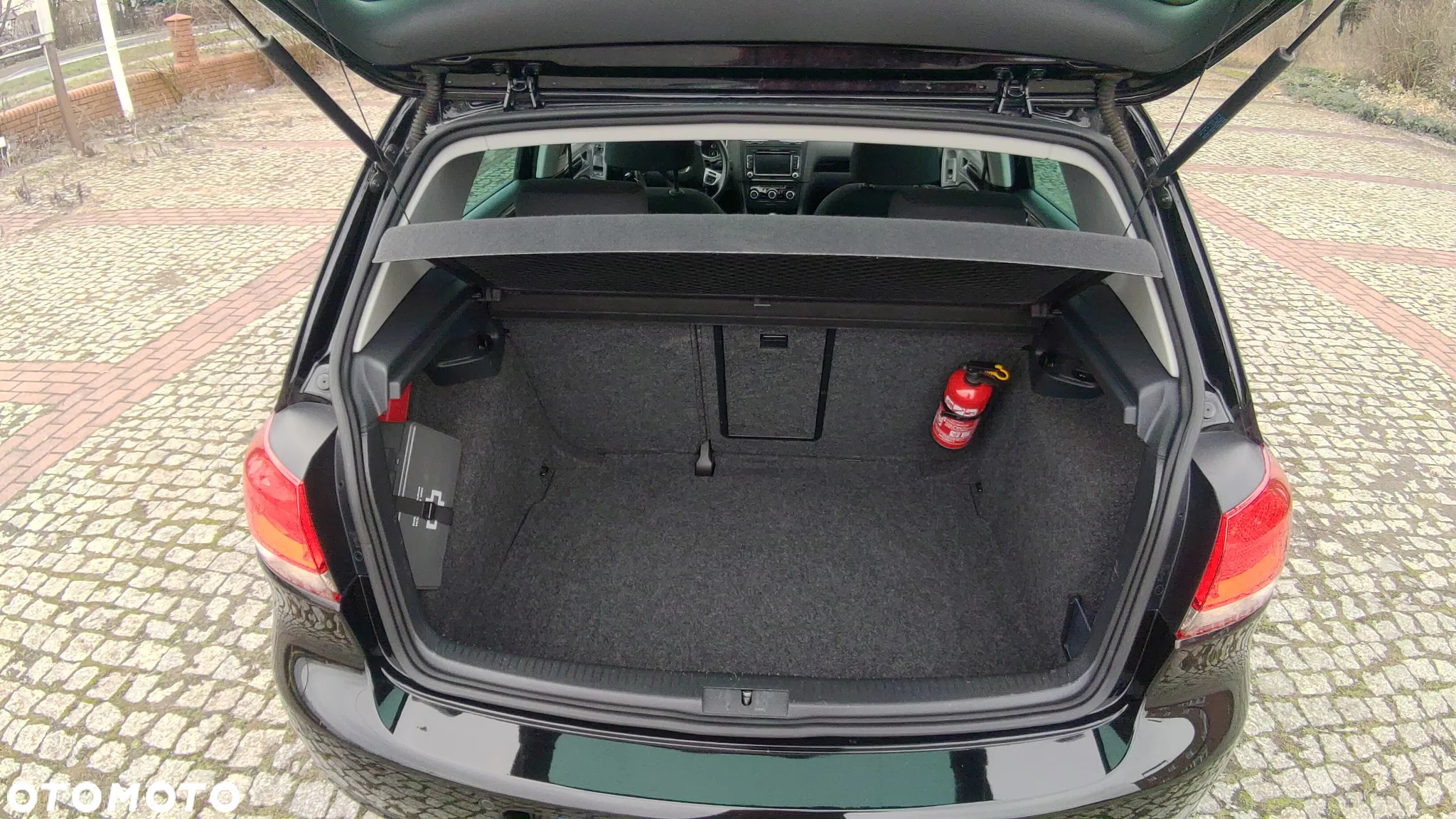 Volkswagen Golf 1.6 TDI DPF BlueMotion Technology Comfortline - 22