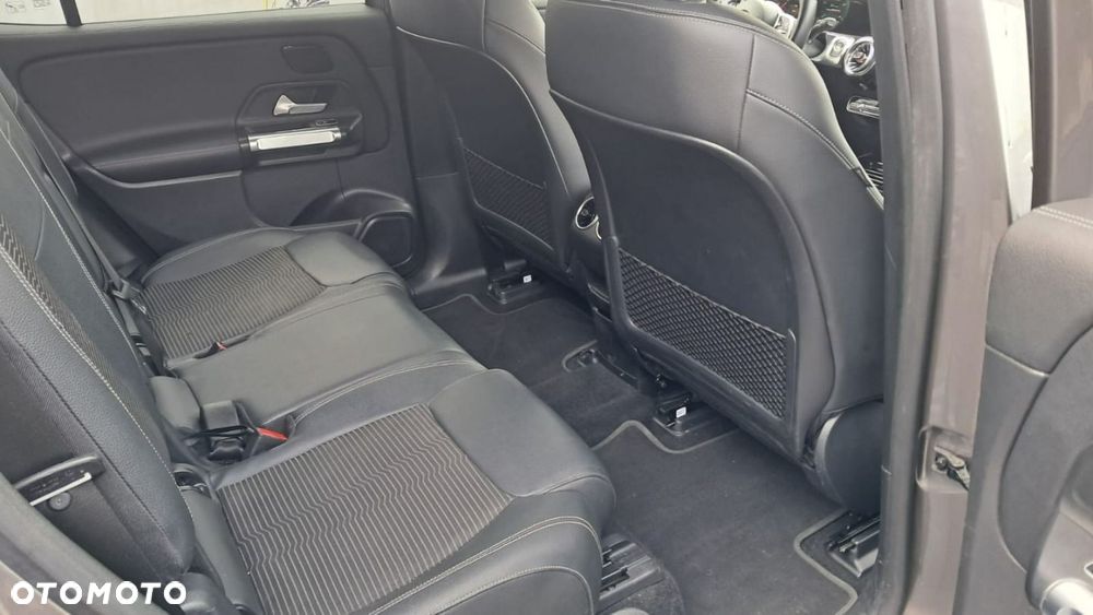 Mercedes-Benz EQB - 9