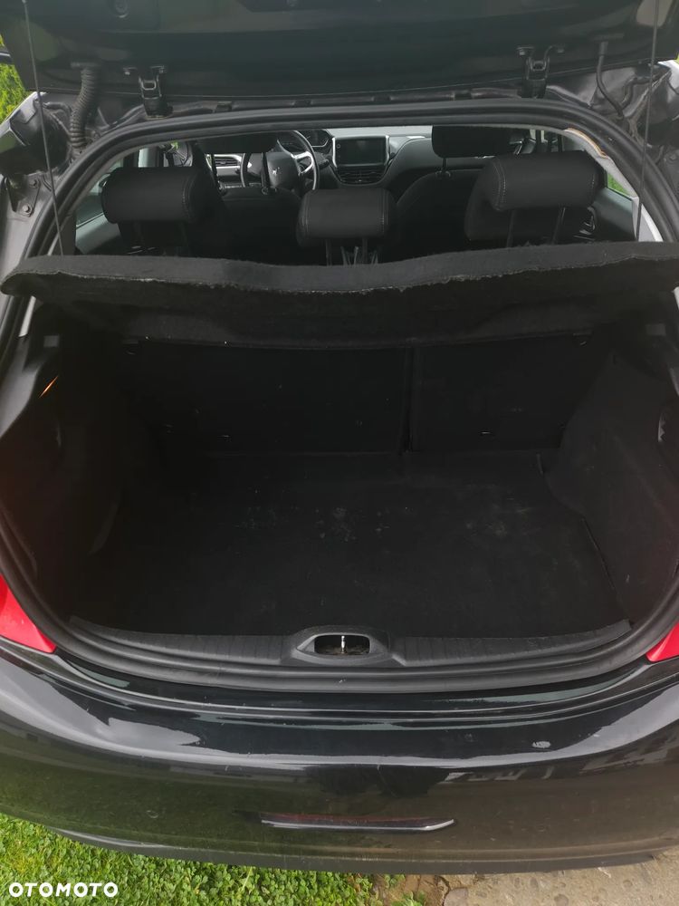 Peugeot 208 1.2 VTi Allure - 26