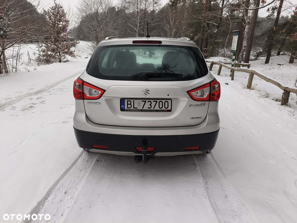 Suzuki SX4 Classic 1.6 VVT 4x4 Comfort - 4