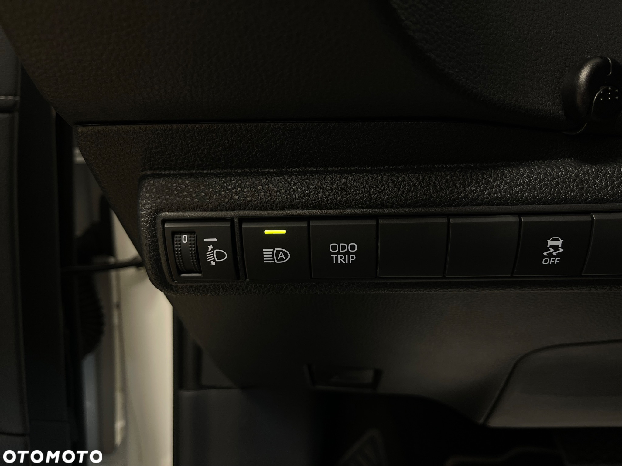 Toyota Corolla 1.8 Hybrid Comfort - 27