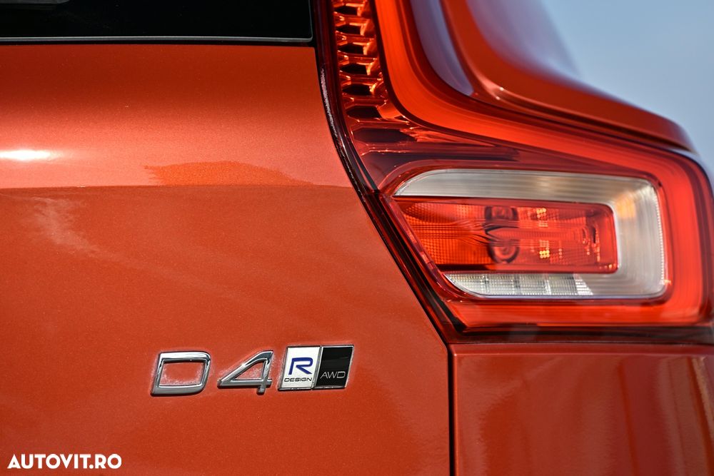 Volvo XC 40 D4 AWD Geartronic R-Design - 18