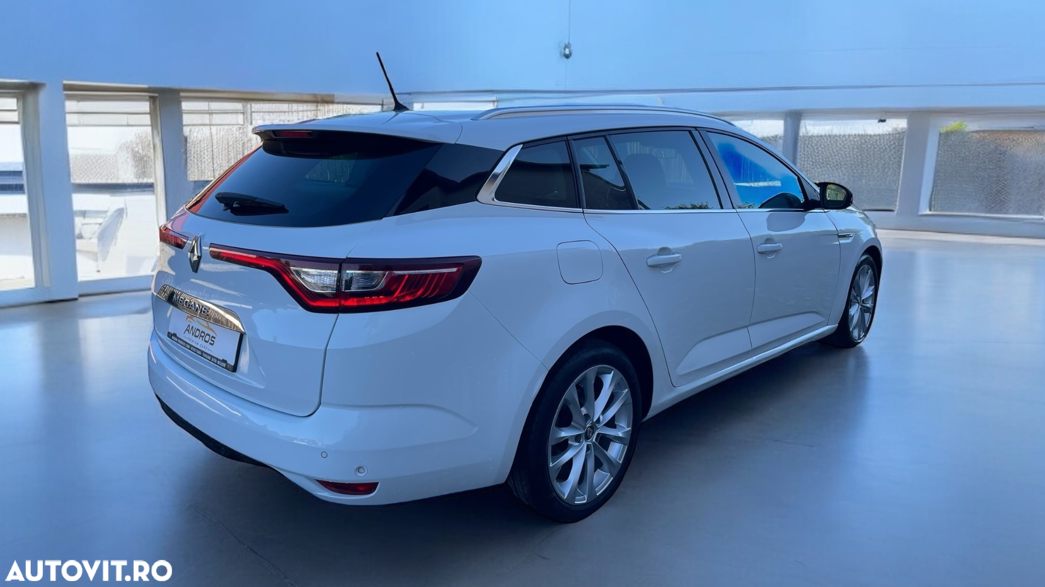 Renault Megane Grandtour ENERGY dCi 130 INTENS - 3