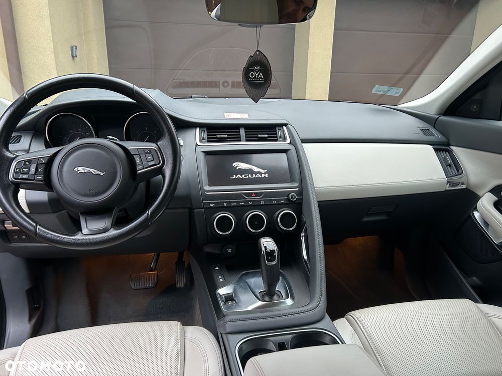 Jaguar E-Pace - 8