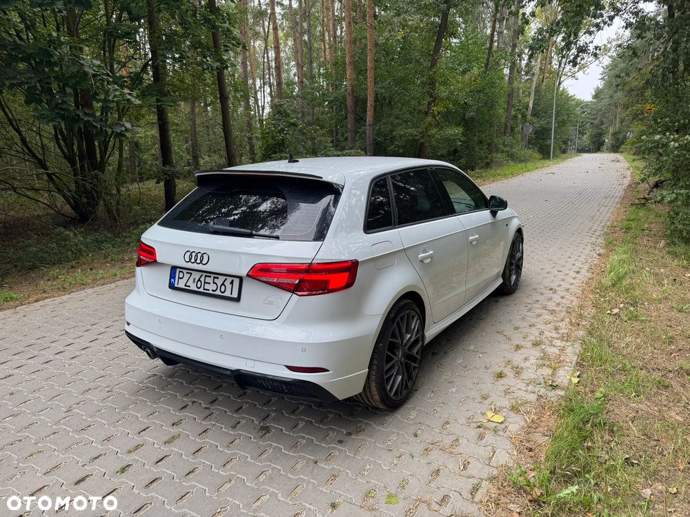 Audi A3 Sportback 1.6 TDI Sport S tronic - 4