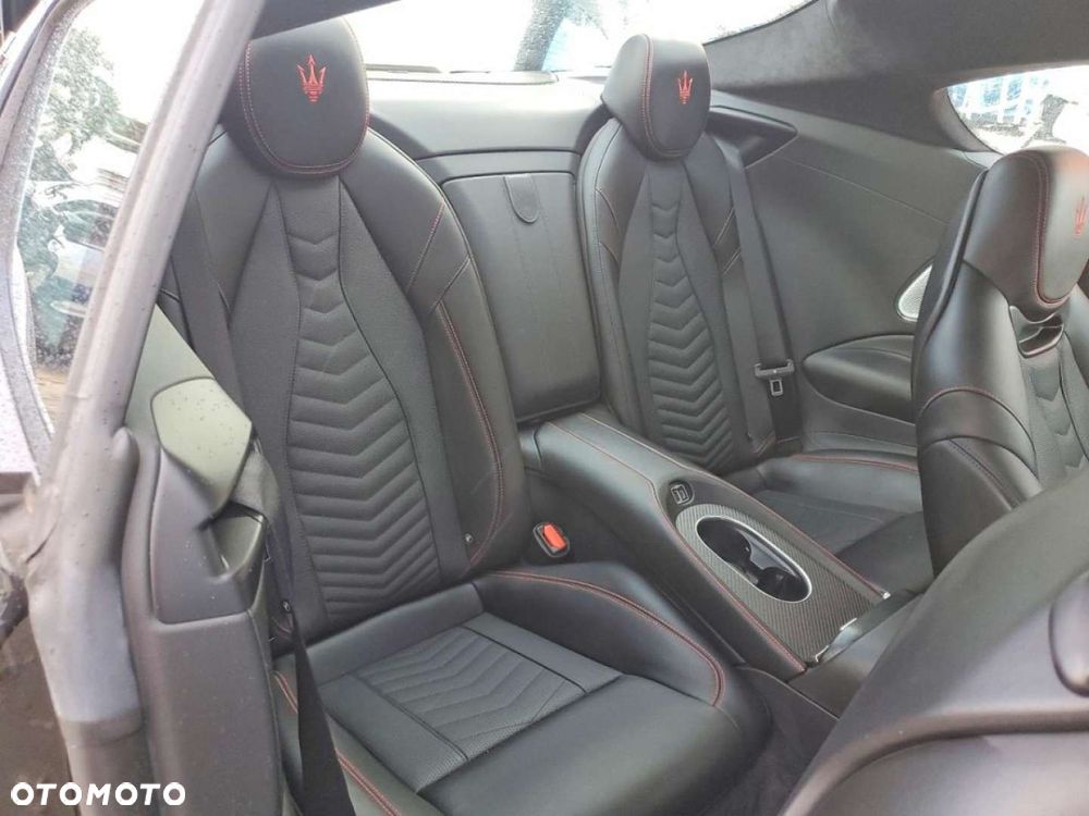 Maserati GranTurismo - 11