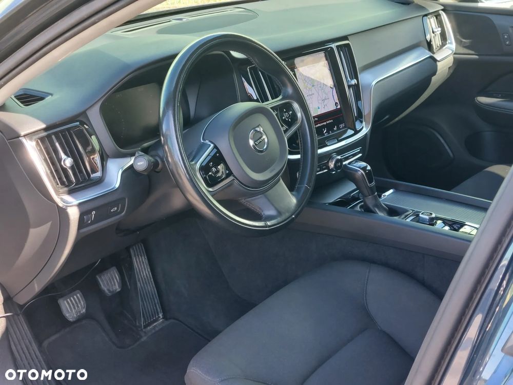 Volvo V60 D4 Momentum Pro - 13