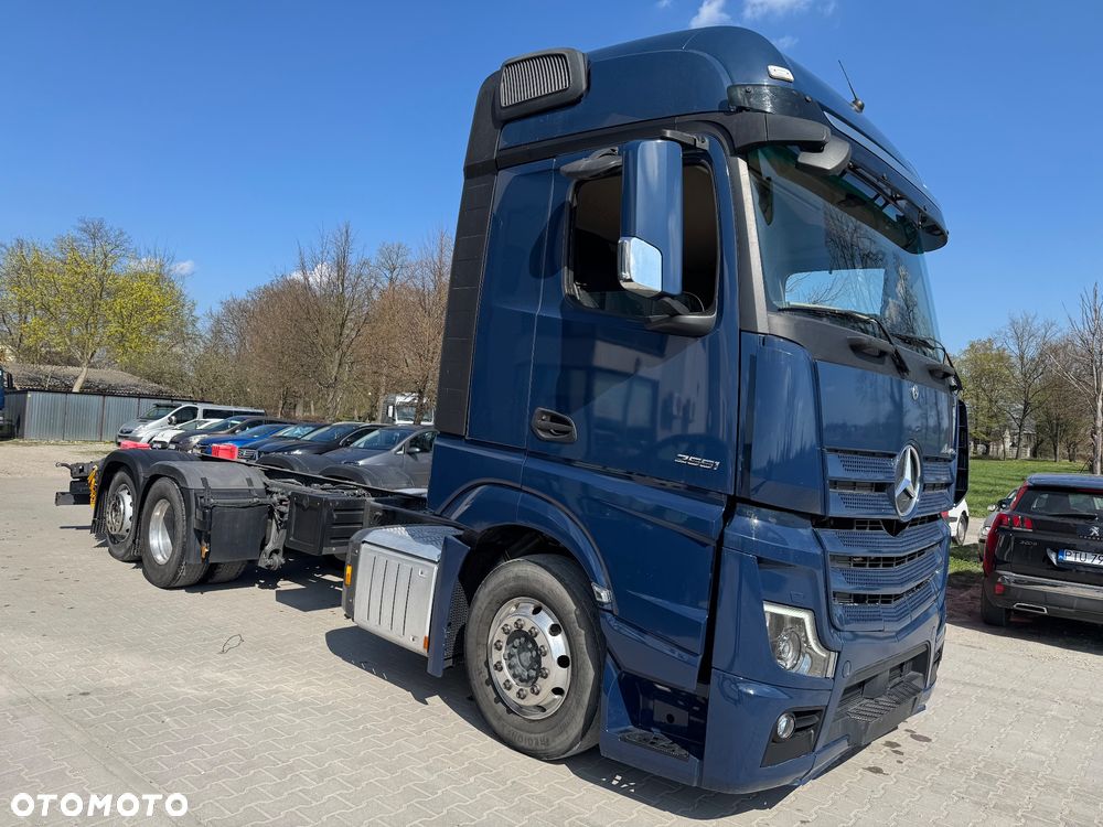 Mercedes-Benz Actros - 2
