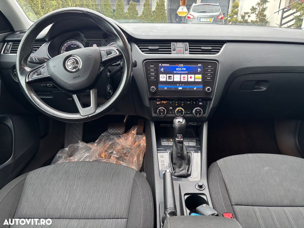 Skoda Octavia 2.0 TDI STYLE DSG - 7