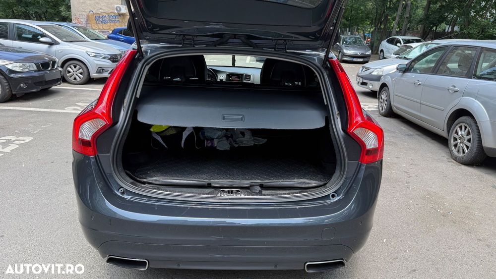 Volvo V60 D4 Geartronic Momentum - 21