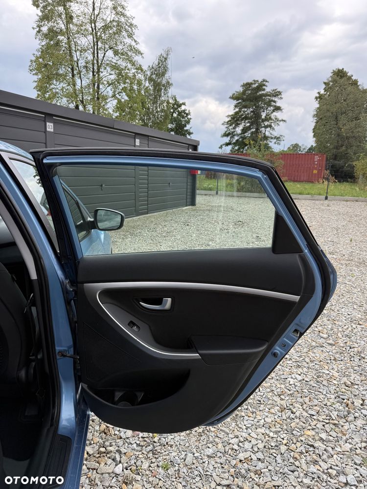Hyundai i30 blue 1.6 GDI Passion - 18