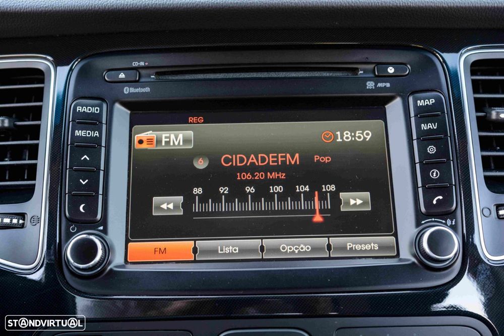 Kia Carens 1.7 CRDi ISG EX - 20