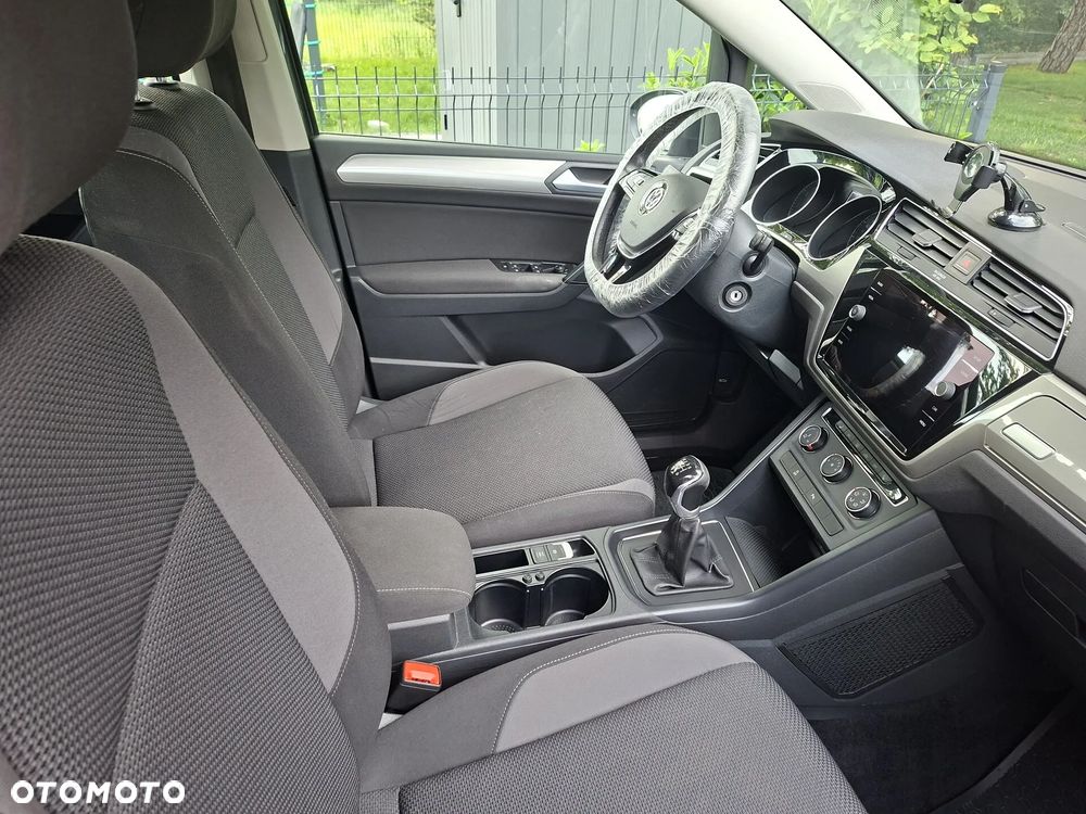 Volkswagen Touran 1.5 TSI EVO Active - 16