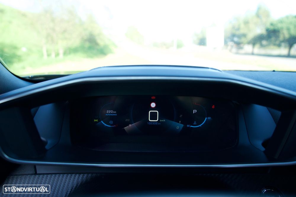 Peugeot 2008 1.2 PureTech GT EAT8 - 22