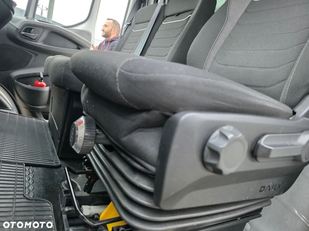 Iveco 50C18 Chłodnia Izoterma 8EP tylko 80000 km Krajowy Ledy  Agregat Carrier citymax 400 - 16