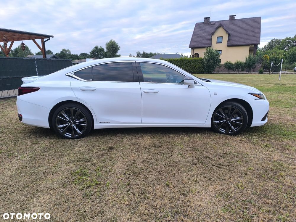 Lexus ES 300h F Sport Edition - 5