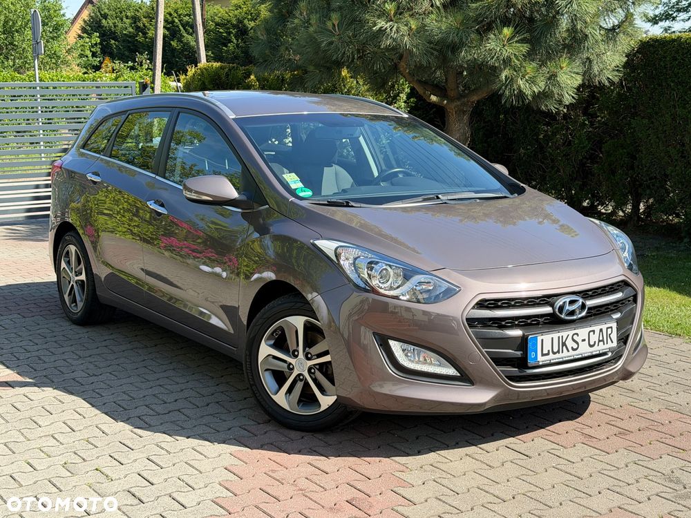Hyundai i30 blue Kombi 1.4 YES Gold - 39