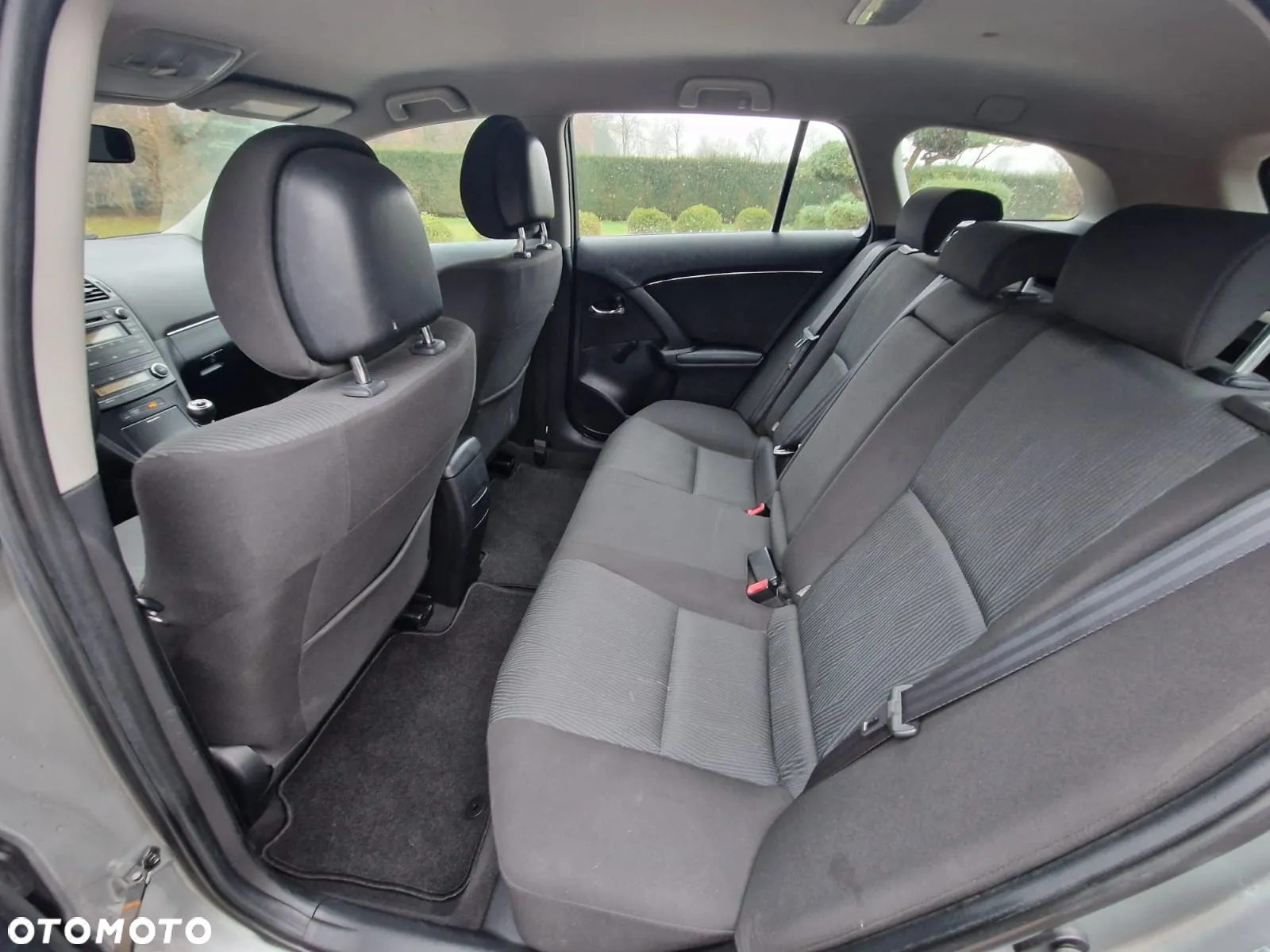 Toyota Avensis - 8