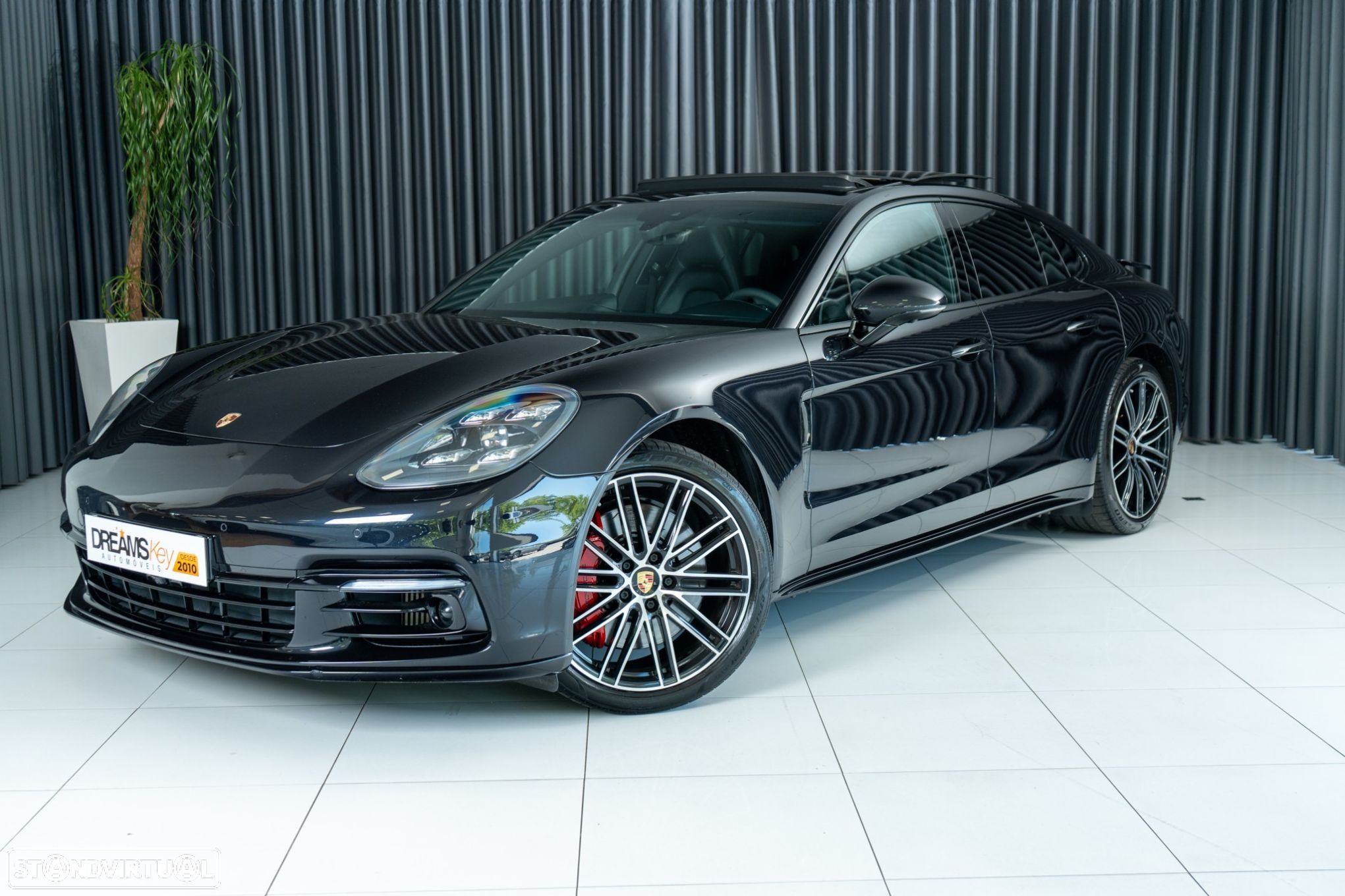 Porsche Panamera 4 E-Hybrid - 1