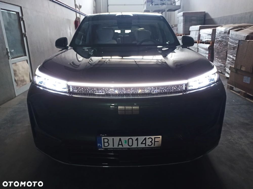 Geely M9 - 9