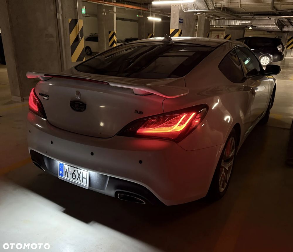 Hyundai Genesis Coupe - 13