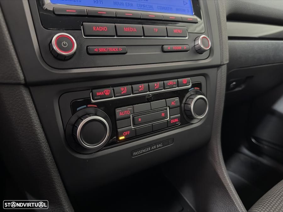 VW Golf 2.0 TDi Confortline - 16