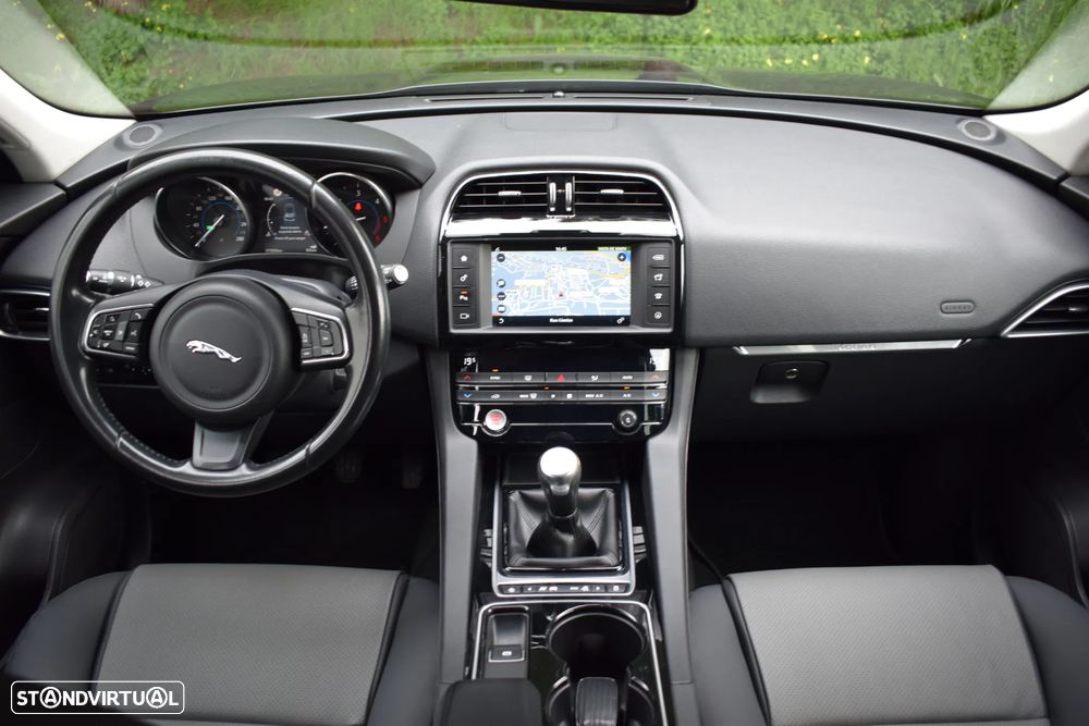 Jaguar F-Pace 2.0 i4D Prestige - 8