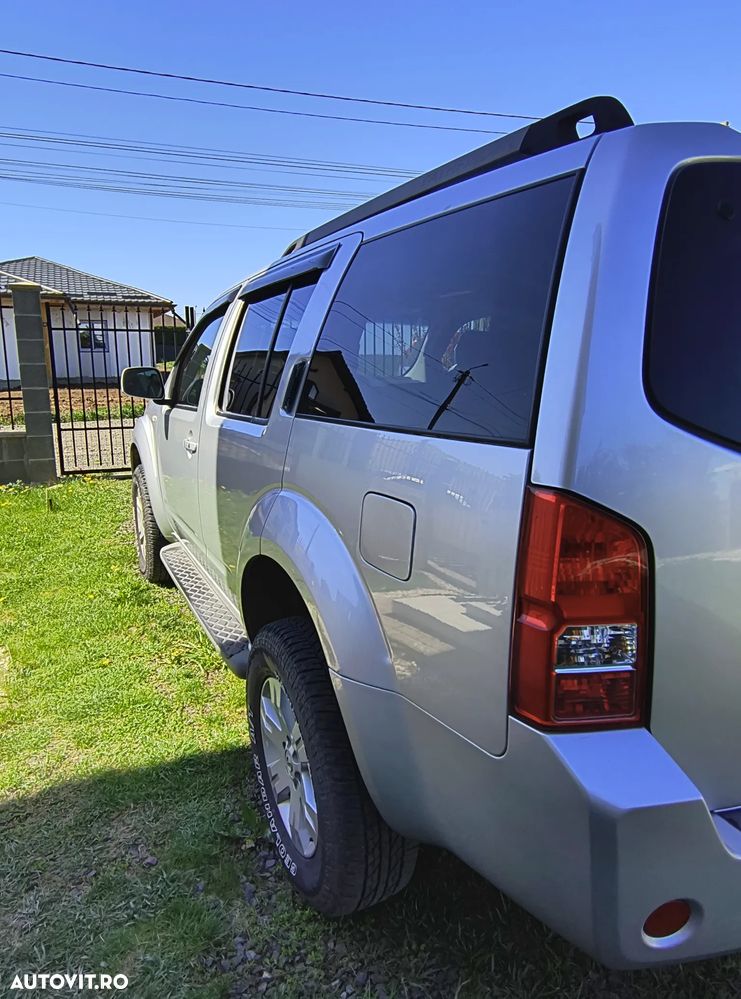 Nissan Pathfinder 2.5 dCi Aut LE - 4