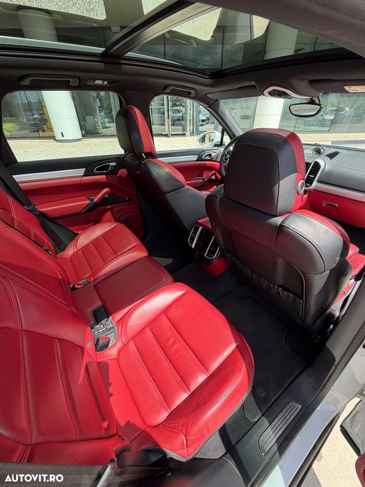 Porsche Cayenne - 10